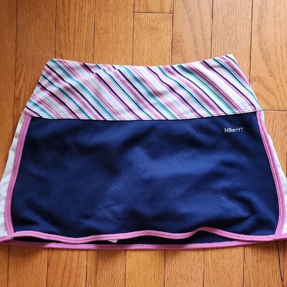 Nike Striped Athletic Skirt Size Girls Large - Picture 2 of 2